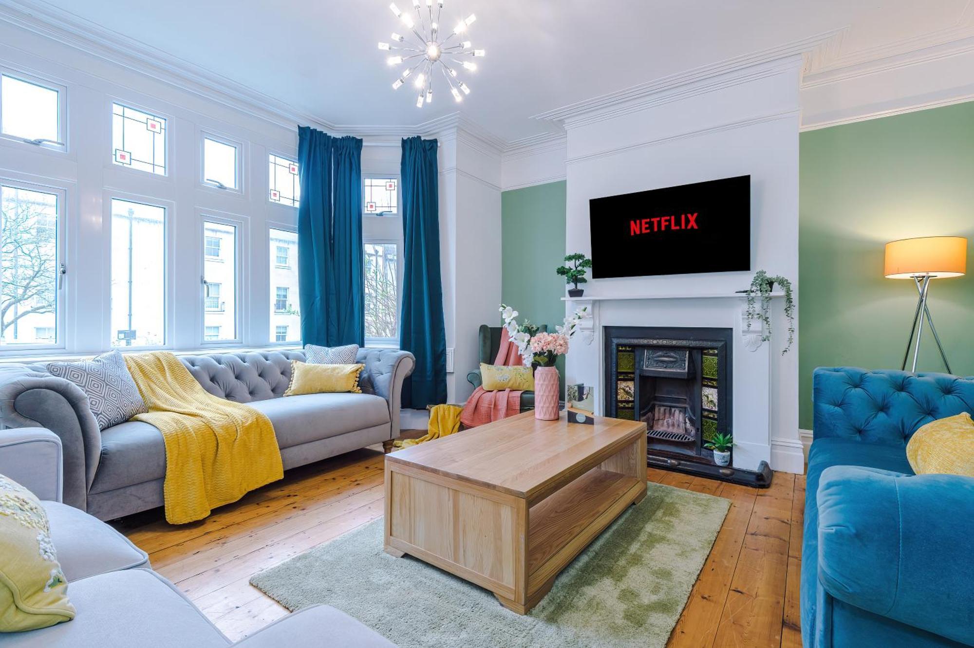 Incredible - Five Bedroom - 7 Actual Beds - 6 Bathroom House By Purestay - Central Bath With Parking エクステリア 写真