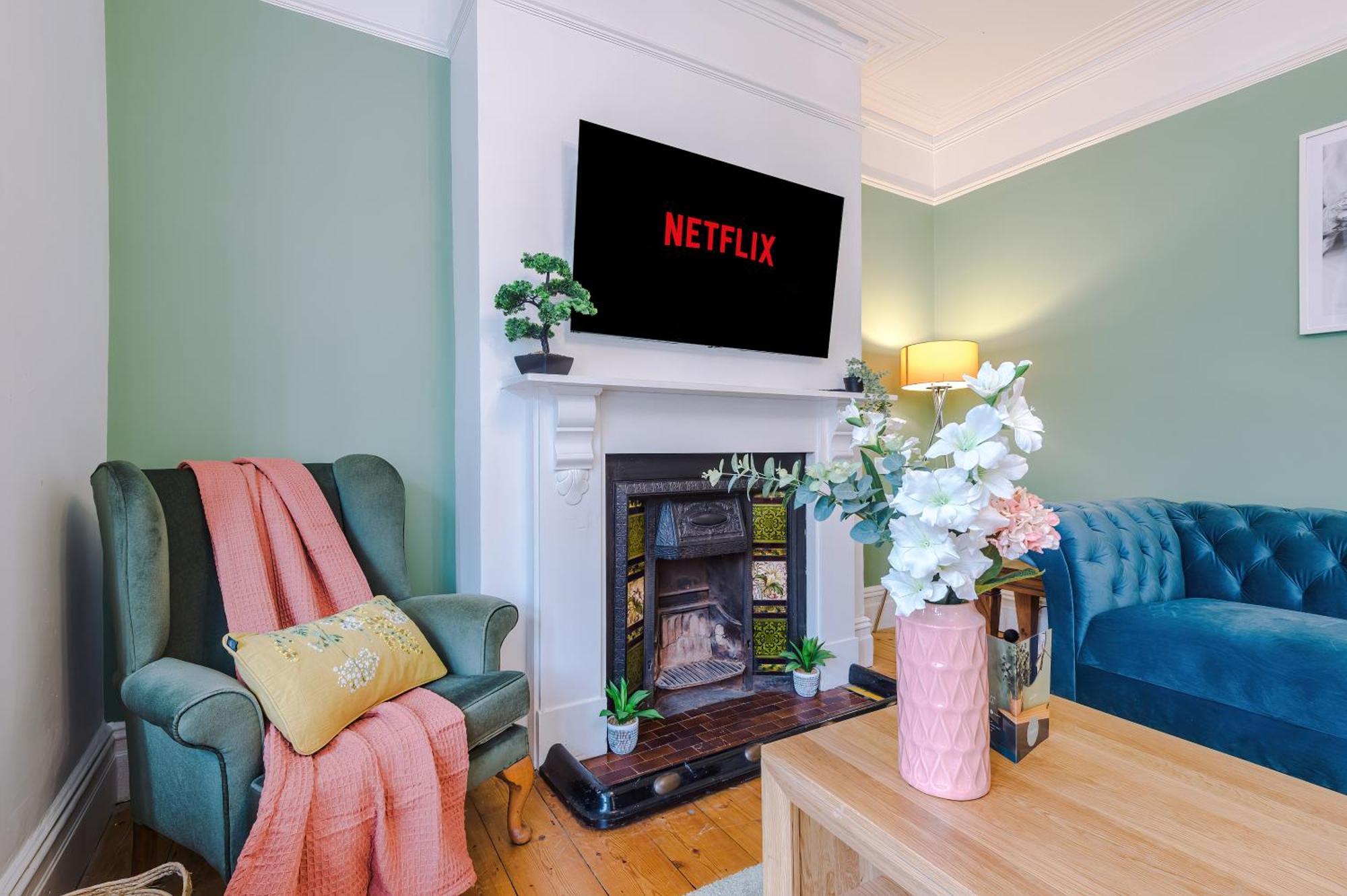 Incredible - Five Bedroom - 7 Actual Beds - 6 Bathroom House By Purestay - Central Bath With Parking エクステリア 写真