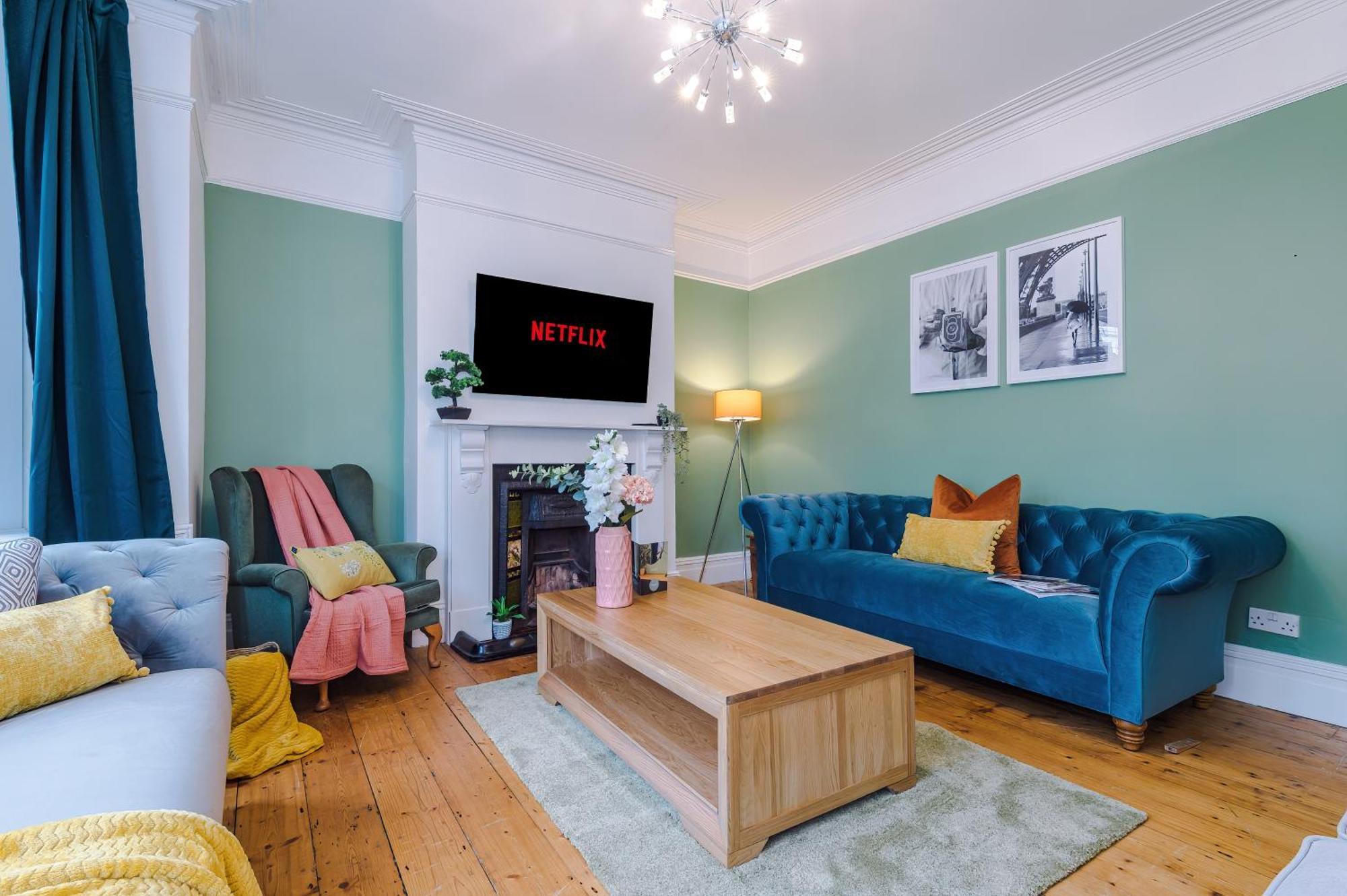 Incredible - Five Bedroom - 7 Actual Beds - 6 Bathroom House By Purestay - Central Bath With Parking エクステリア 写真
