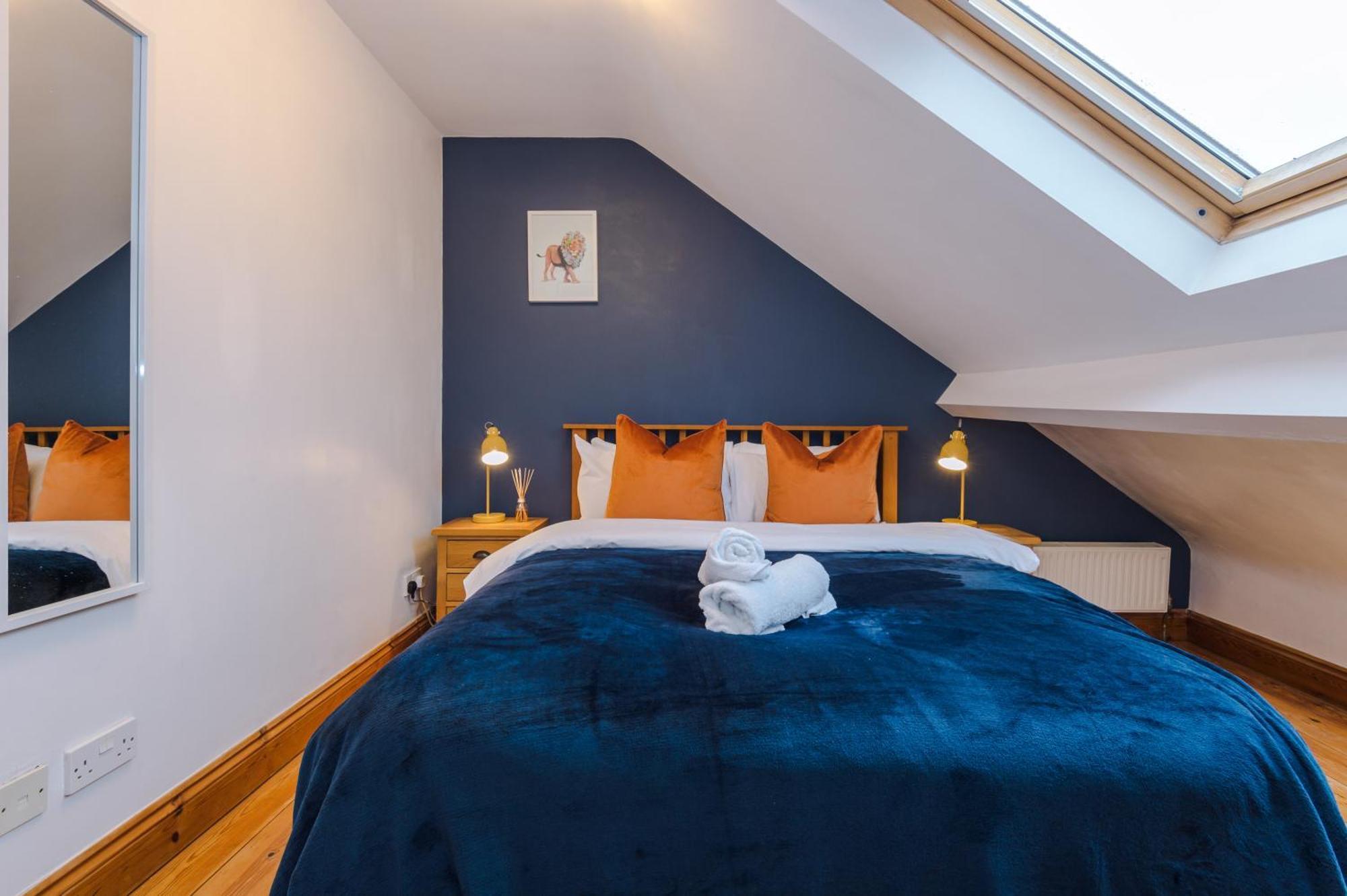 Incredible - Five Bedroom - 7 Actual Beds - 6 Bathroom House By Purestay - Central Bath With Parking エクステリア 写真