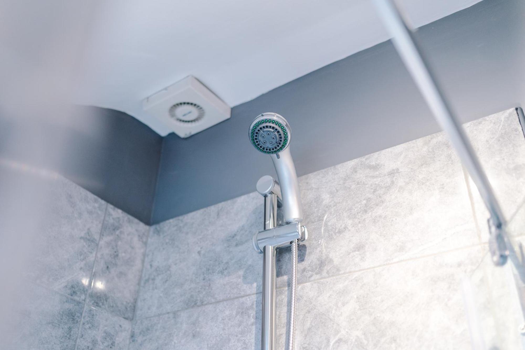 Incredible - Five Bedroom - 7 Actual Beds - 6 Bathroom House By Purestay - Central Bath With Parking エクステリア 写真
