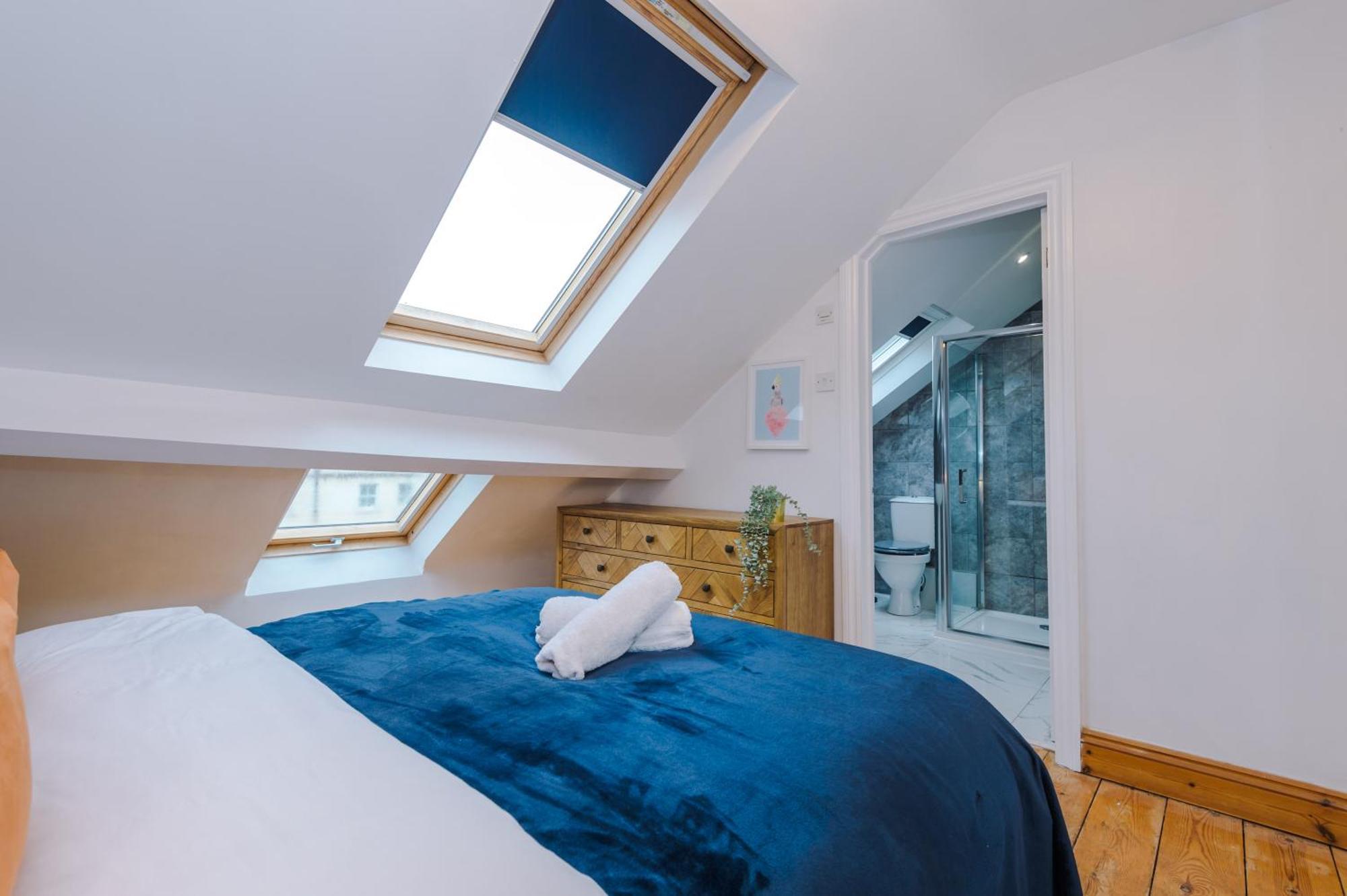 Incredible - Five Bedroom - 7 Actual Beds - 6 Bathroom House By Purestay - Central Bath With Parking エクステリア 写真