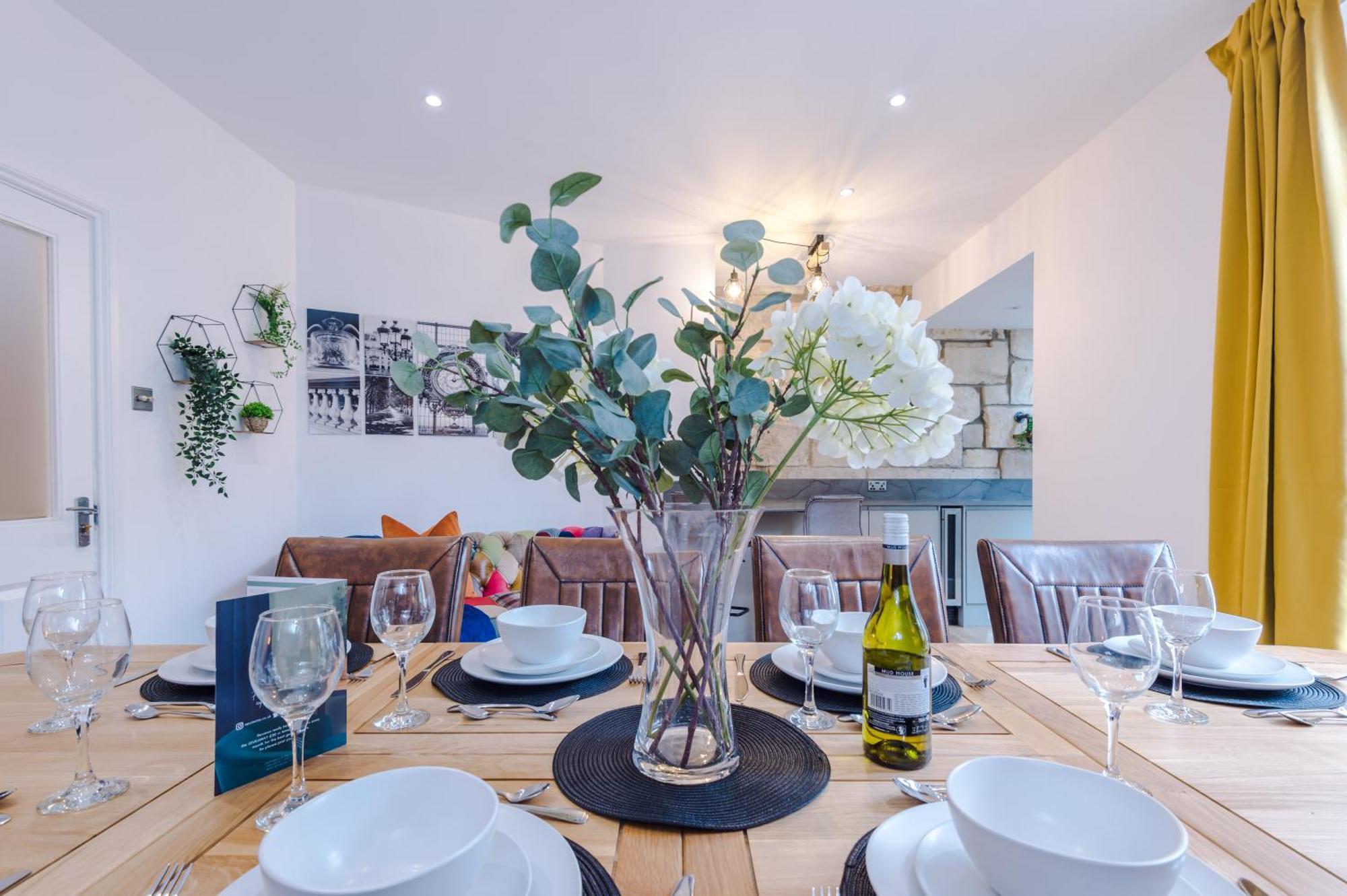 Incredible - Five Bedroom - 7 Actual Beds - 6 Bathroom House By Purestay - Central Bath With Parking エクステリア 写真