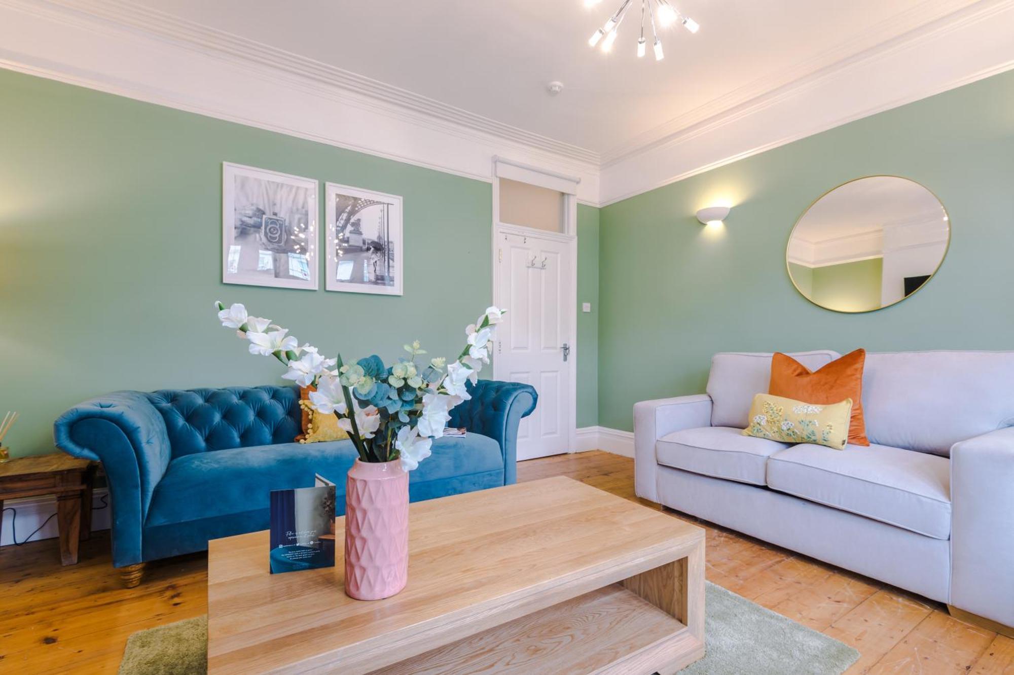 Incredible - Five Bedroom - 7 Actual Beds - 6 Bathroom House By Purestay - Central Bath With Parking エクステリア 写真